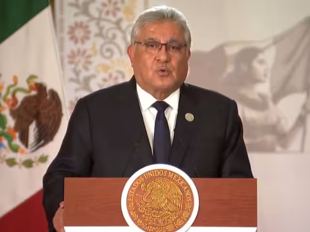 Alfonso Cepeda Salas, secretario general del Sindicato Nacional de Trabajadores de la Educación (SNTE)