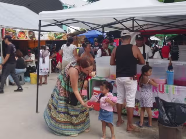Enfrenta temporada baja 200 comerciantes de tianguis de Forjadores
