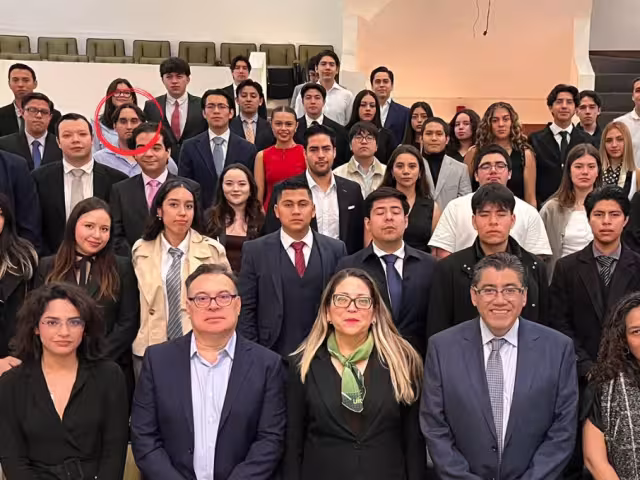 Jesús Ernesto López Gutiérrez actualmente cursa la licenciatura en Derecho en la Universidad Intercontinental