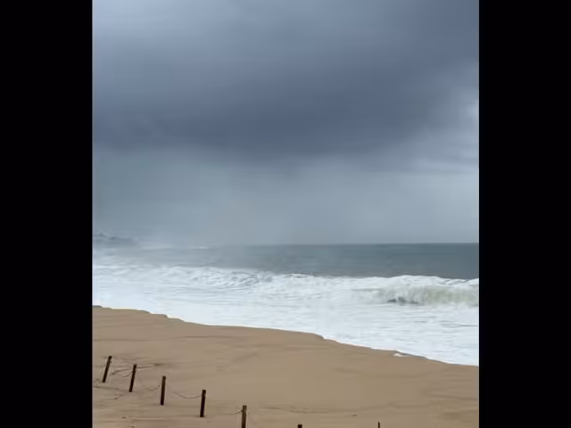 El Consejo Estatal de Protección Civil de BCS informó que se mantienen operativos preventivos y refugios temporales habilitados en Los Cabos y La Paz