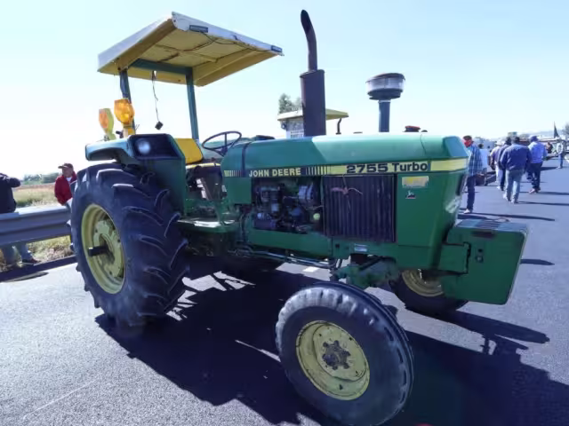 Los bloqueos se registraron en Irapuato, León, Abasolo, Pénjamo y Valle de Santiago, generando afectaciones a la circulación