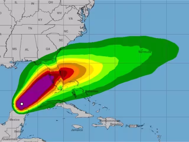 El Huracán Milton se volvió a elevar a categoría 5 la tarde de este martes