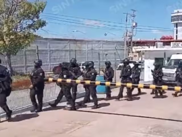 De acuerdo con reportes locales, el motín habría iniciado alrededor de las 11:30 horas de este martes 4 de febrero