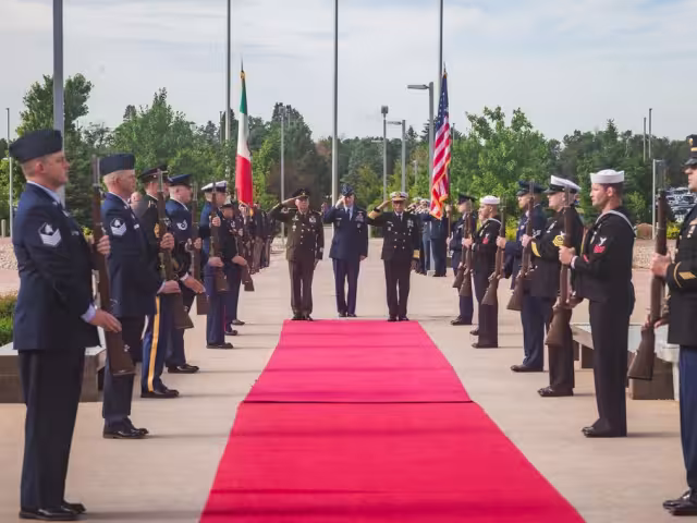 Esta reunión se dio como parte de la Estrategia de Cooperación Bilateral en materia de Seguridad y Defensa entre ambas naciones