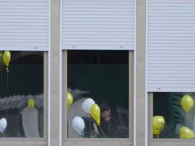 A pesar de su estado de salud, el papa concelebró la misa matutina con motivo de la festividad de San José