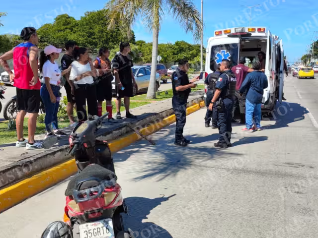 Discusión por incidente vial termina en agresión con madera