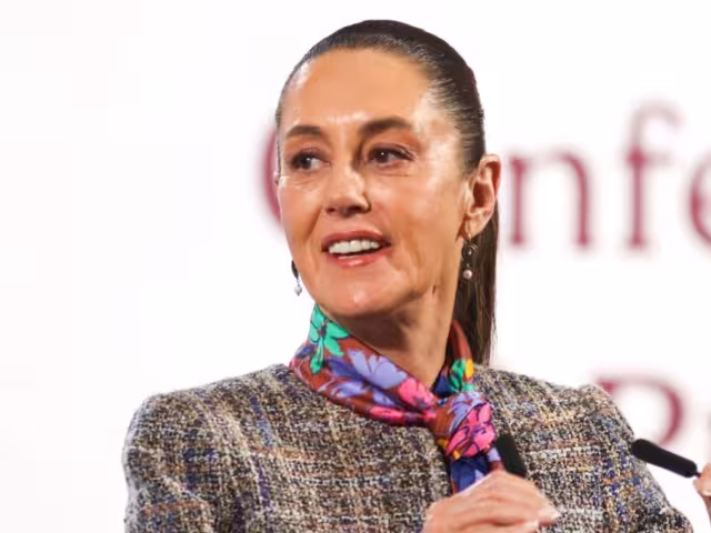 Claudia Sheinbaum Pardo, presidenta de México, acusada de violar el principio de no intervención.