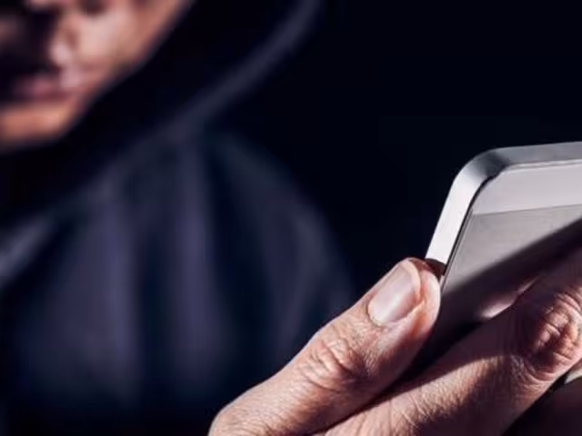 Expertos explican que estas llamadas son parte de una nueva táctica fraudulenta que usa datos filtrados