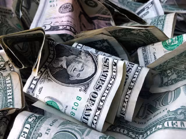 El peso mexicano arrancó julio con una ligera ganancia frente al dólar