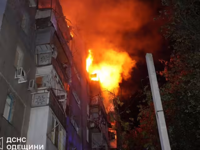 La región de Dnipro, en particular la ciudad de Pavlograd, vivió una “noche infernal”, según describió el jefe regional Sergi Lisak