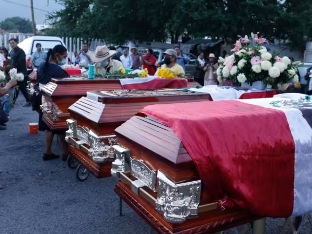 Los restos de cinco víctimas de la guerra sucia de los años 70 fueron entregados a sus familiares