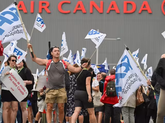 Los trabajadores señalan que en 25 años sus salarios básicos apenas han subido un 10 por ciento