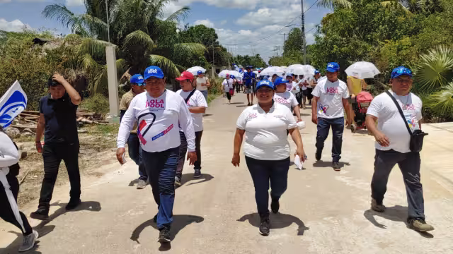 Los lazarocardenses afirman que Nivardo Mena y Aurora Pool no cumplieron estando en la Administración