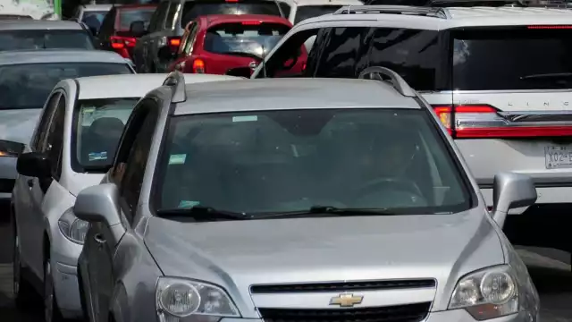 El subsidio aplica únicamente al impuesto de tenencia, por lo que el refrendo debe cubrirse sin excepción