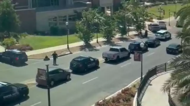 El incidente ocurrió cerca del Student Union, una de las áreas más concurridas del recinto educativo