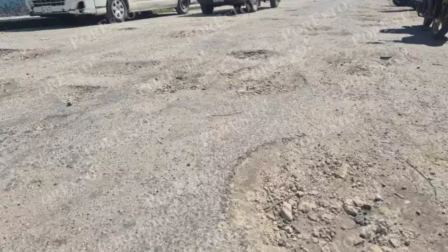 Calle 7 entre 8 y Colosio, en deplorable estado, genera riesgo para transeúntes