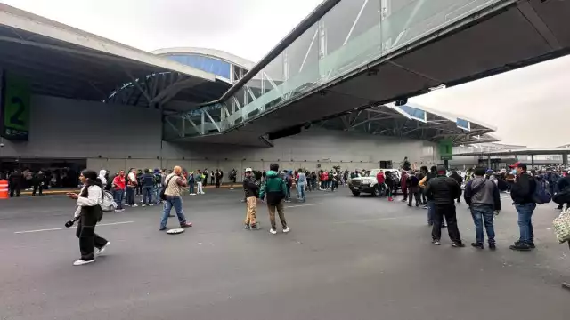 El servicio de transporte público también se ha visto afectado, con el cierre temporal de la estación Boulevard Puerto Aéreo de la Línea 1 del Metro