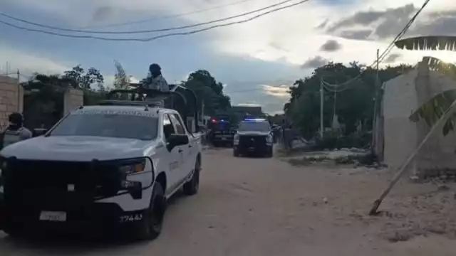 Un hombre armado con un arma blanca intentó agredir a su vecino los habitantes de la zona lo evitaron