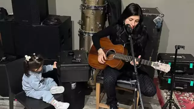 Cazzu reacciona al regalo de cumpleaños que Nodal le dio a su hija