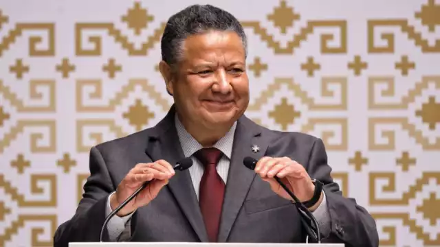 Julio Menchaca Salazar, gobernador de Hidalgo