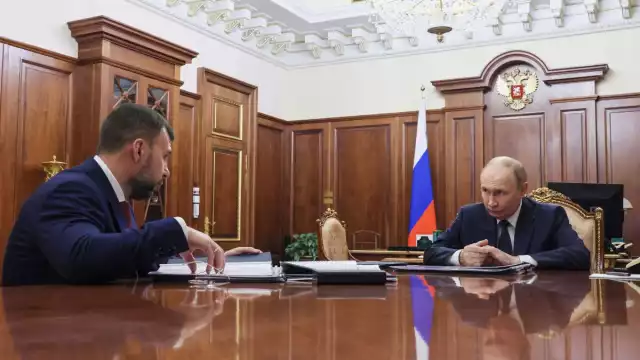 De acuerdo con el medio británico, el mandatario ruso también habría ofrecido suspender los avances militares en Jersón y Zaporiyia