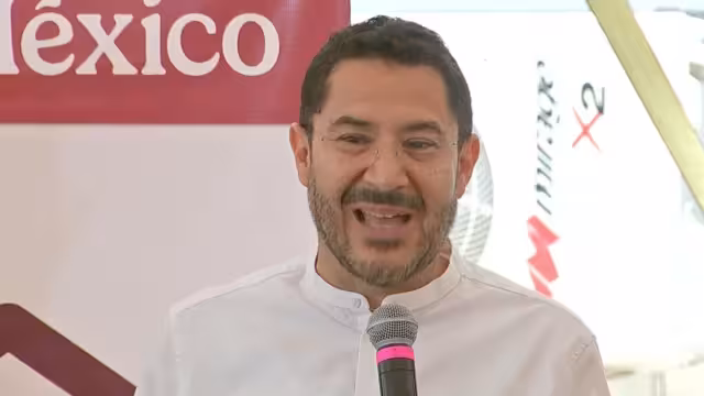 Martí Batres Guadarrama. director del ISSSTE