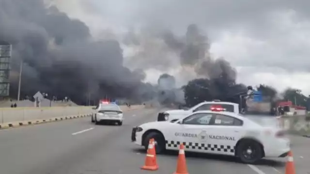 El conductor de la pipa sufrió quemaduras graves en gran parte del cuerpo