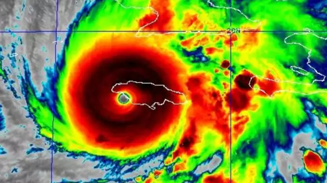 Huracán Melissa deja severos daños en Cuba, pega como categoría 3, y se dirige a Las Bahamas