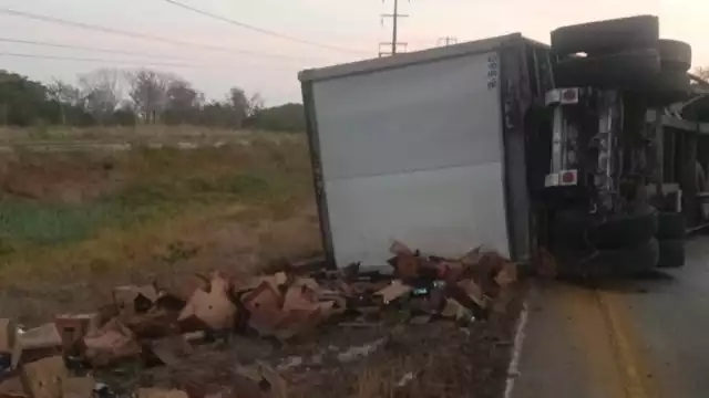 El accidente ocurrió a las 6:00 a.m. a la altura de la hacienda Niop, sin lesionados ni saqueos