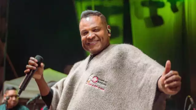 Omar Geles durante un concierto en Duitama