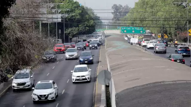 El programa Hoy No Circula es una medida ambiental que restringe la circulación vehicular en días específicos