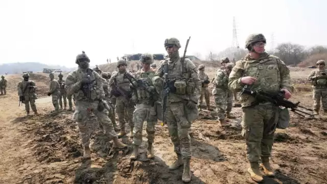 Los infantes de marina estadounidenses ingresarán con armamento, municiones, vehículos y equipo especial