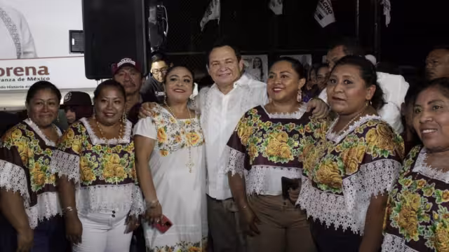 Joaquín Díaz Mena prometió impulsar el deporte y a la niñez en Chumayel