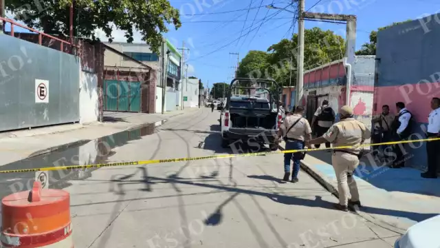 Se registró un fuerte operativo ministerial en una bodega de la colonia Compositores, en Campeche, generando expectación entre los vecinos.