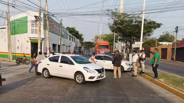 La vialidad estuvo detenida por al menos una hora en Ciudad del Carmen