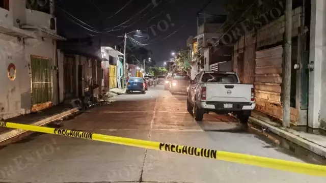 Fuerte movilización policiaca en la colonia Pedro Sainz de Baranda por presuntos disparos.