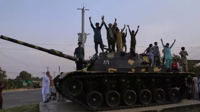 Fuentes oficiales de Nueva Delhi aseguraron que las conversaciones fueron bilaterales, aunque sin negar la influencia internacional