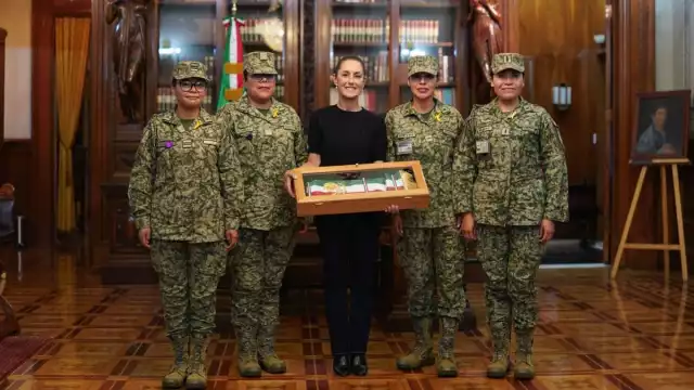 La presidenta Claudia Sheinbaum destacó la relevancia histórica del momento, al ser la primera mujer en ocupar la Presidencia de la República