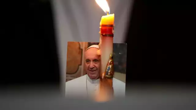 A diferencia de sus predecesores, el Papa Francisco estableció cambios importantes en los protocolos funerarios