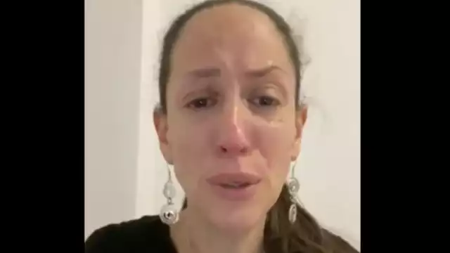 Sandra Mónica Decasper Chacón, denunció ser víctima de violencia por parte de su exesposo, el diplomático Norberto Ariel Martins Mogo