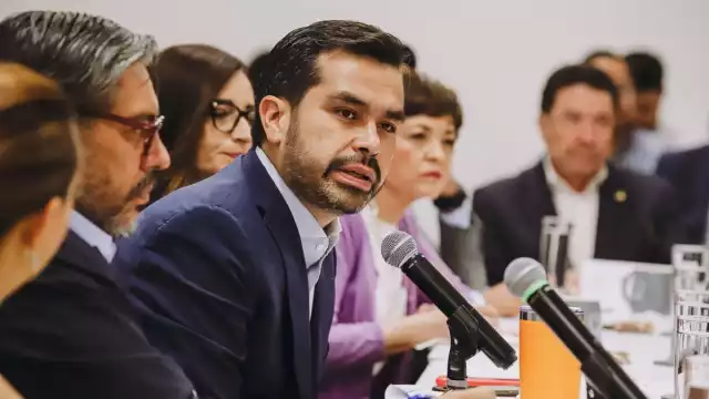 Jorge Álvarez Máynez durante una reunión con el Consejo de la ANUIES