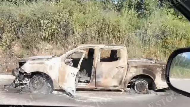 Incendio de camioneta por corto circuito moviliza a bomberos en Campeche