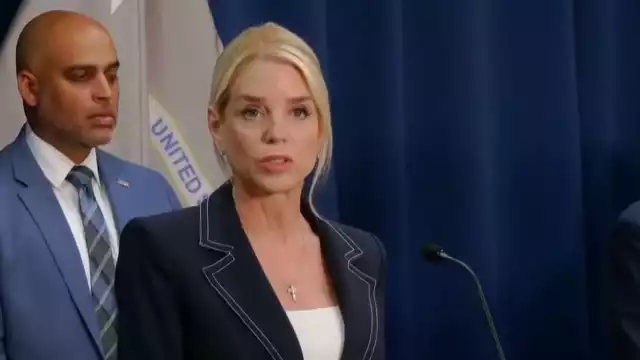 Pam Bondi,  fiscal general de Estados Unidos