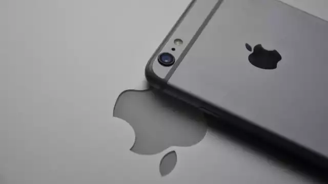 Trump Anuncia Posible Cierre de Fábricas de Apple en México