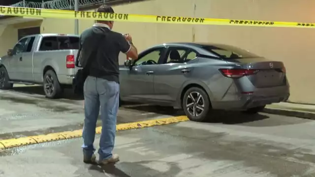 Encuentran vehículo con reporte de robo en la colonia Primero de Mayo en Ciudad del Carmen