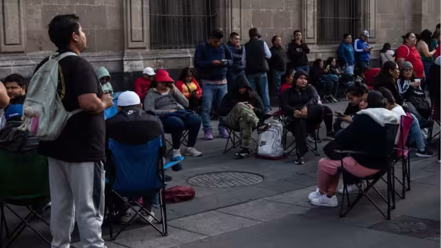 La CNTE demanda un incremento salarial del 100 por ciento, así como la abrogación de la reforma educativa y de la Ley del ISSSTE de 2007