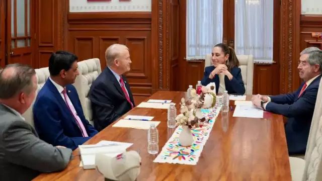 Sheinbaum se reunió con el embajador Ronald Johnson y una delegación del Congreso de Estados Unidos