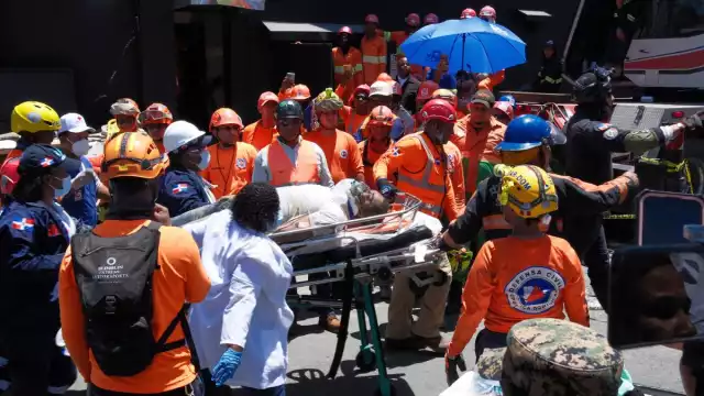 Las labores de búsqueda y rescate se iniciaron de inmediato, con la participación de más de 400 socorristas