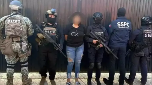 La FGR señala que la detenida fue capturada durante un cateo autorizado judicialmente en un domicilio de Huandacareo, Michoacán