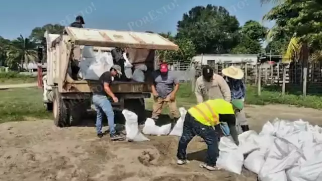 Lluvias benefician al campo, pero deterioran carreteras en Palizada
